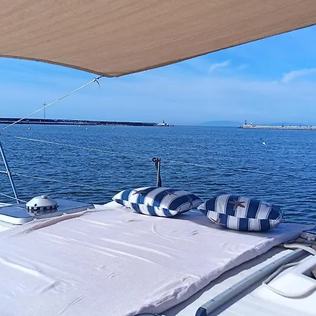 Bed & Boat Brezza Del Mare Hotel Viareggio Exterior photo