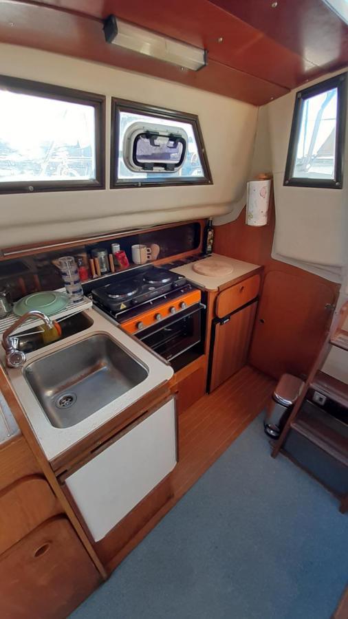Bed & Boat Brezza Del Mare *