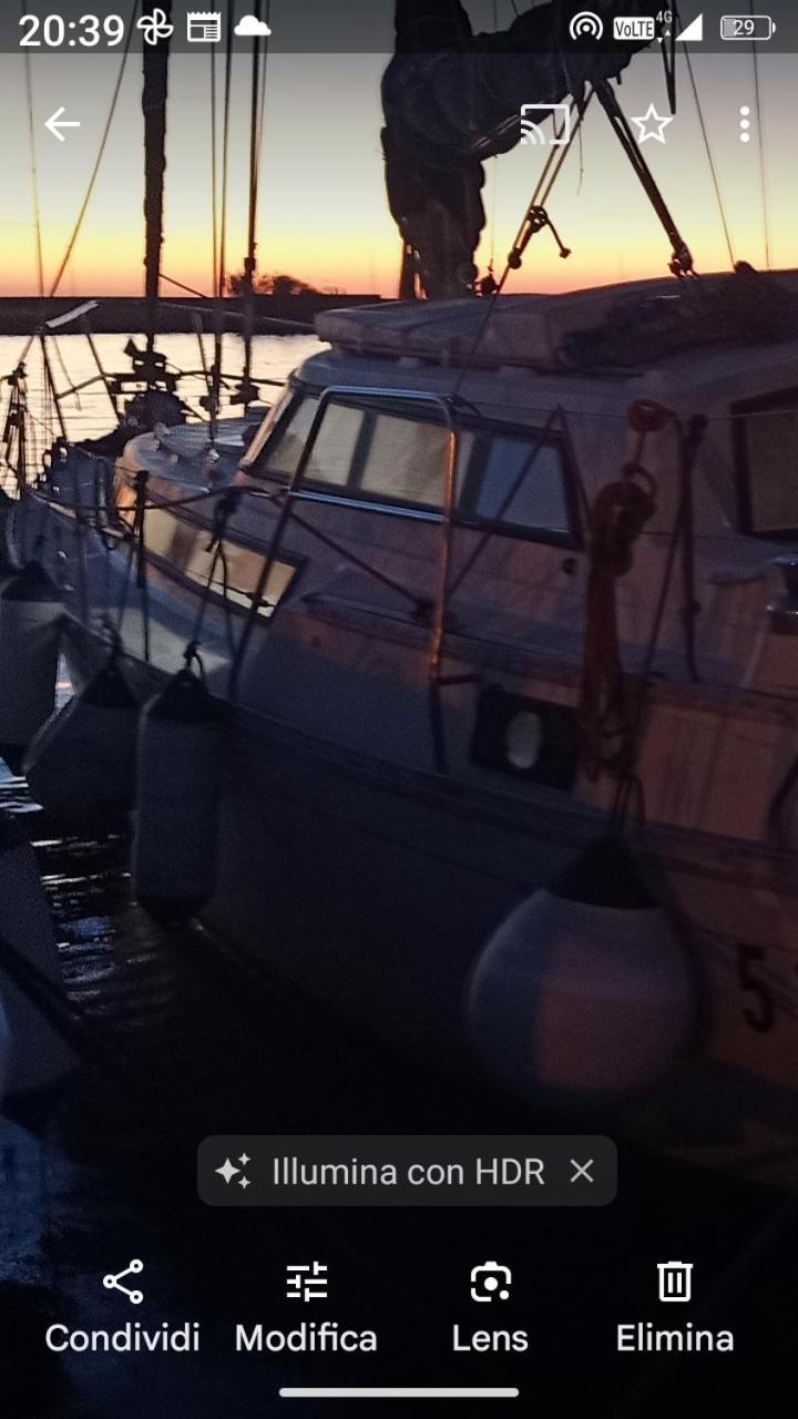 Botel Bed & Boat Brezza Del Mare Viareggio